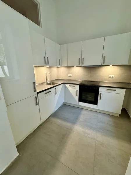 Lebendiges Prenzlauer Berg: EG 2-Zimmer-Wohnung mit eigenem Garten — photo 1